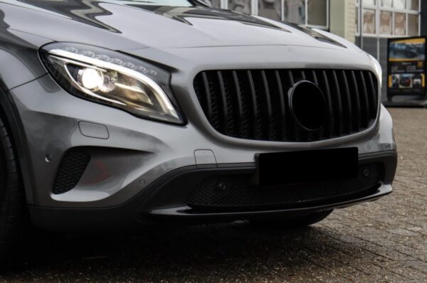 Mercedes GLA-Klasse grill