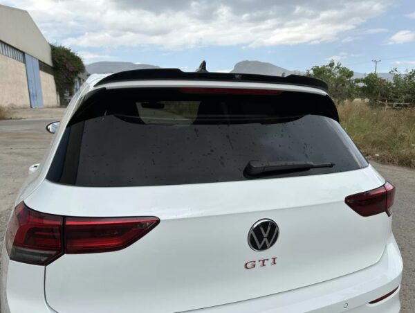 VW Golf 8 spoiler