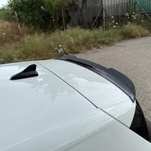 VW Golf 8 spoiler