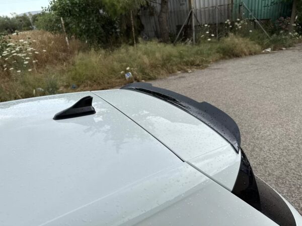 VW Golf 8 spoiler